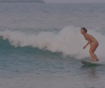 都筑有夢路、メキシコでのサーフィン公開！ビキニ姿で魅せたフリーライドと日焼け体験 | 話題の投稿 | スポーツブル (スポブル)