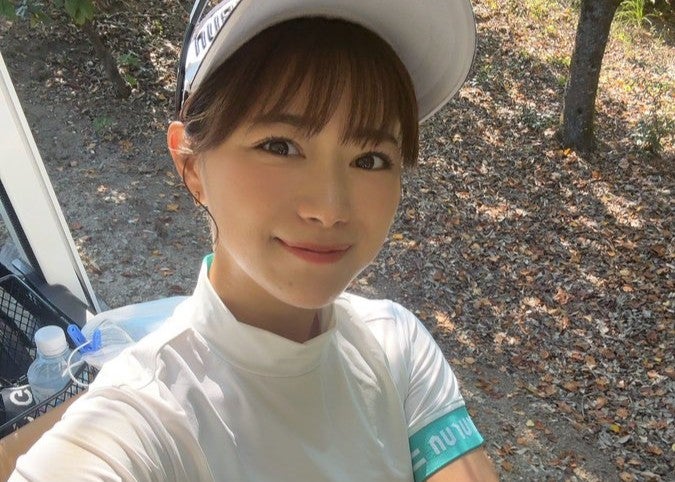 元SKE48の山内鈴蘭、ゴルフウェア姿でファンに挨拶　自然の中で爽やか笑顔 | 話題の投稿 | スポーツブル (スポブル)