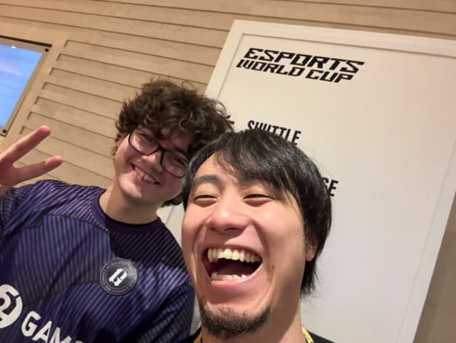 「EWCまじでレベル高かったなぁ」プロゲーマー・立川がチリ選手Blazとツーショット | 話題の投稿 | スポーツブル (スポブル)