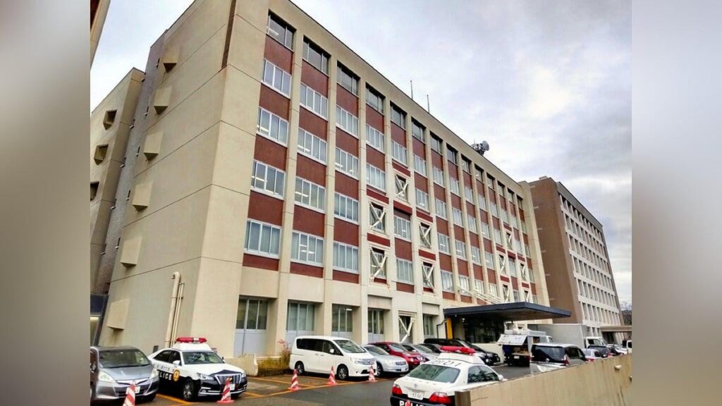 秋田県潟上市の市議会議長、酒気帯び運転容疑で現行犯逮捕…横断歩道を渡っていた女性と接触