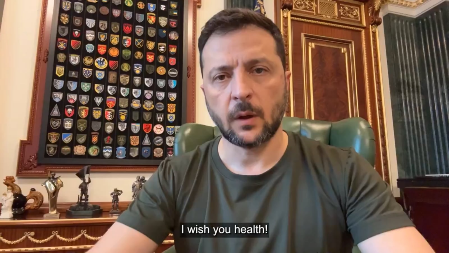 「ムカチェボでは、ロシア人は、エレクトロニクスを生産するアメリカの会社を実際に焼却しました。家電製品は何も軍隊ではありません。ロシア人はミサイルをどこに植えたのかを正確に知っていました。これはウクライナへのアメリカの財産と投資に対する意図的な攻撃であると信じています。」