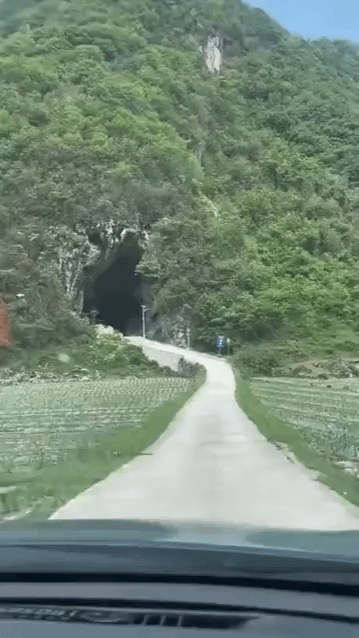 道路上2ダイヤモンド鉱山への秘密の通路