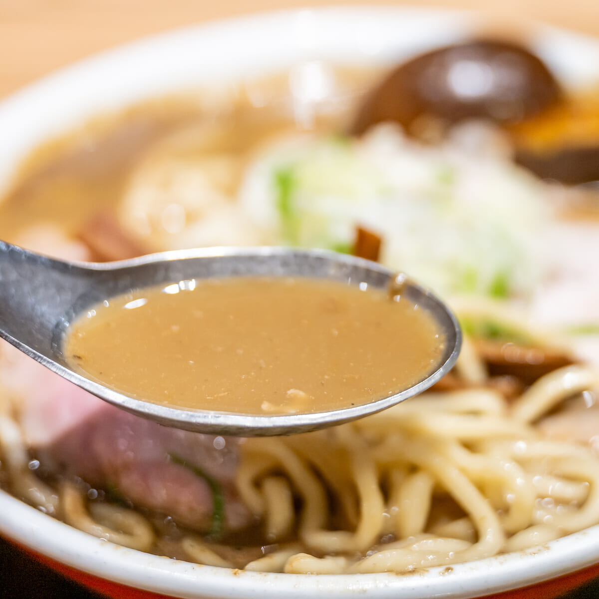 看板メニュー「こいくち煮干（コク照り完熟玉子入り）」3
