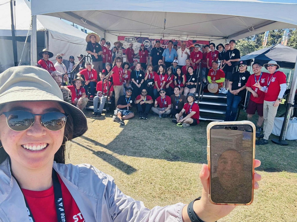 『第29回オールトヨタフェスト』のスタッフ集合写真。