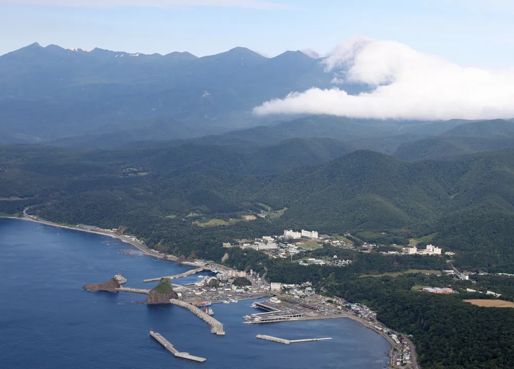 【速報】走行中に遭遇か 羅臼岳ヒグマ事故 北海道が調査結果報告 - 北海道新聞デジタル