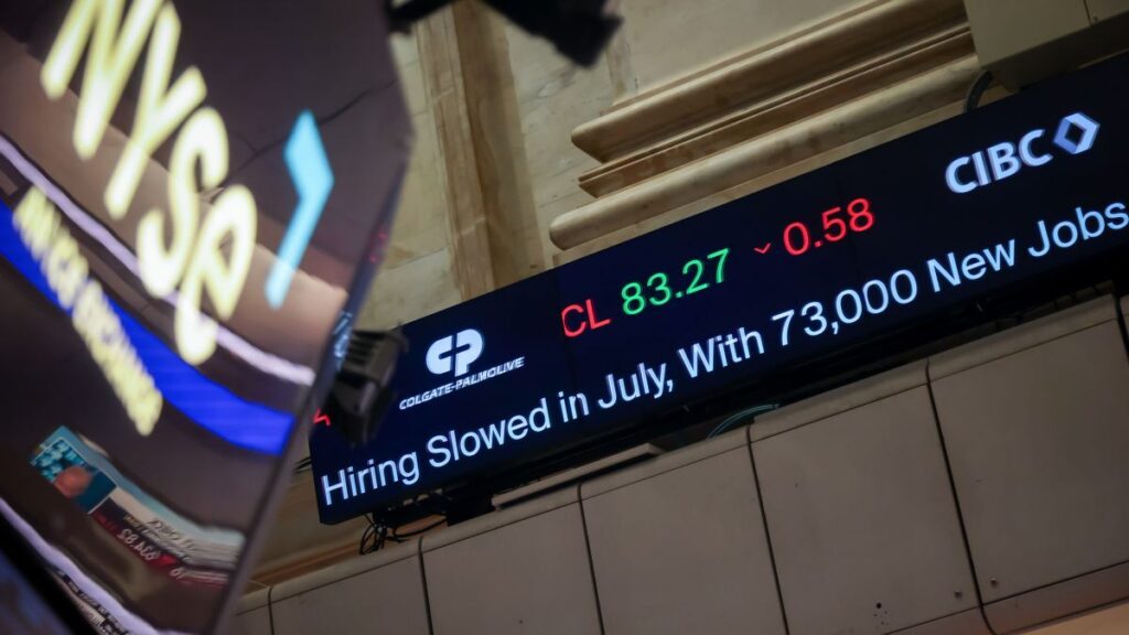 トランプ米大統領、労働統計局長を解任　雇用統計を「不正に操作」と主張 - CNN.co.jp