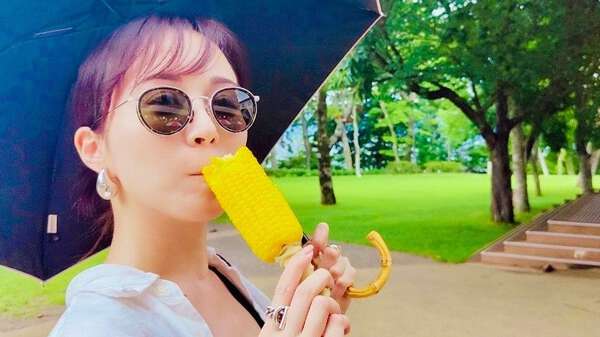 【比嘉愛未】北海道でのオフショット公開 「カニ＆ラーメン＆寿司」など地元グルメを堪能 - au Webポータル