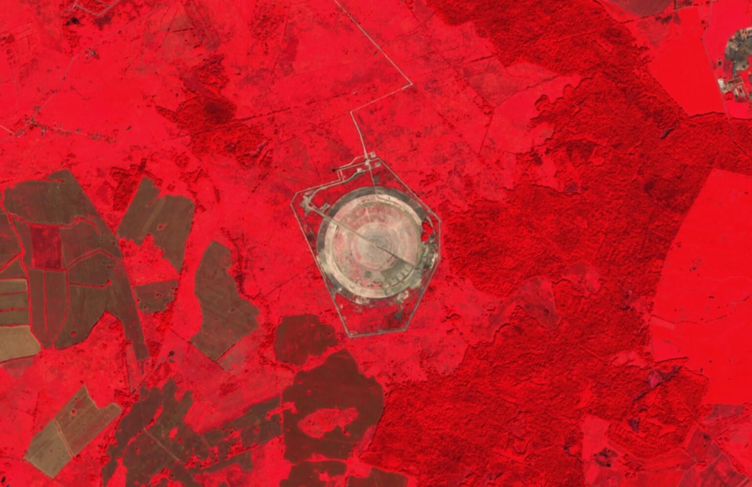衛星画像は、ロシアがNATOの玄関口に新しいスパイベースを持っていることを示しているように見えます