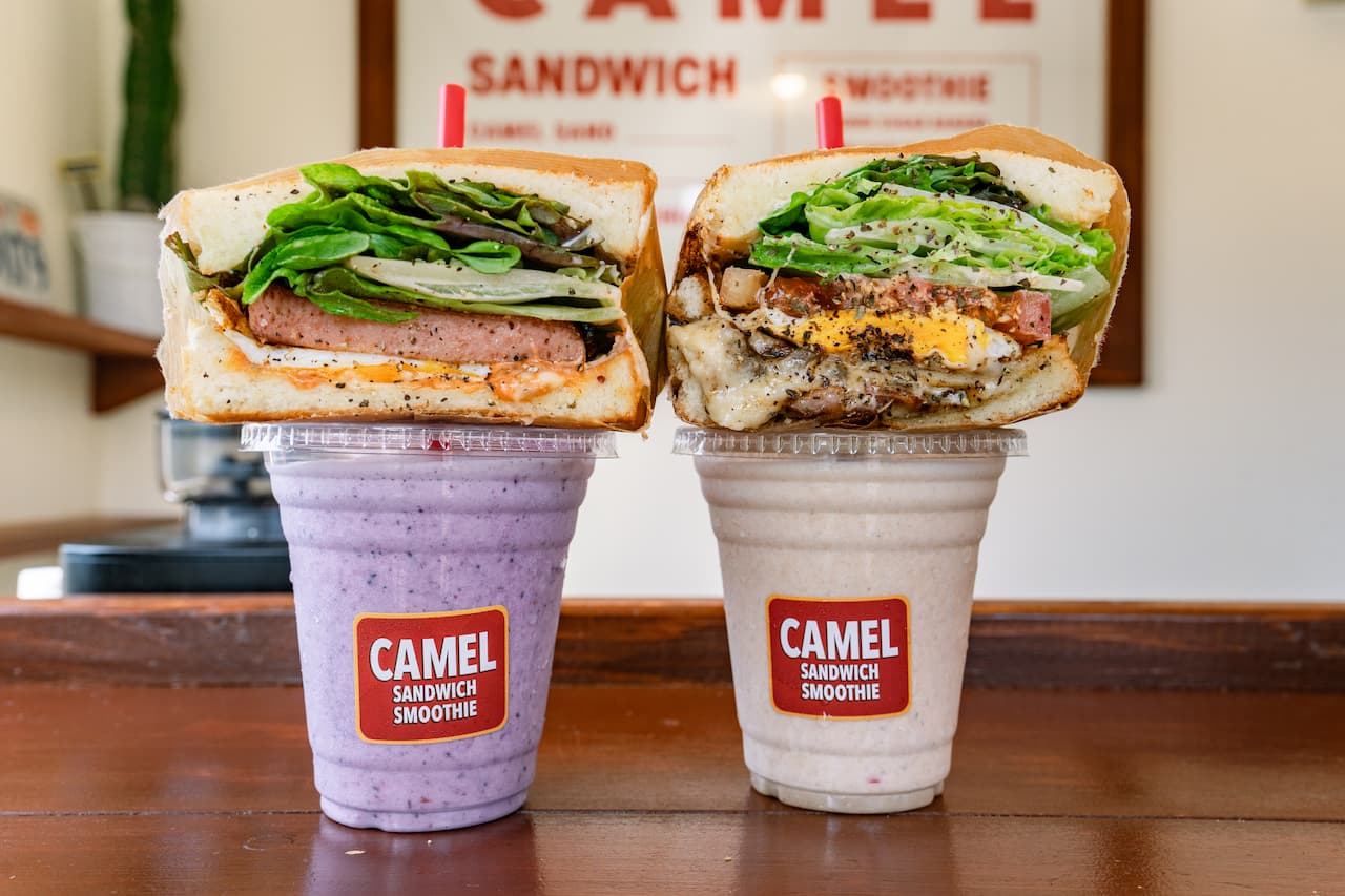美ら海水族館や古宇利島へ行く道中におすすめ!朝7時OPENの「CAMEL SANDWICH & SMOOTHIE(キャメル サンドイッチ アンド スムージー)」(本部町)