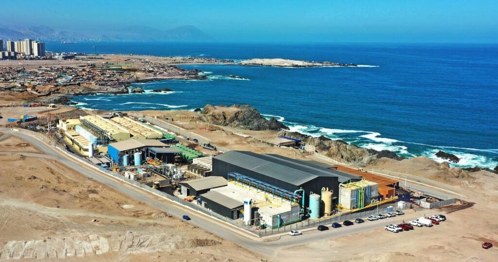Chile: Desalination of seawater to supply mining companies is an energy-intensive processes and increases CO2 emissions; incl. companies' comments