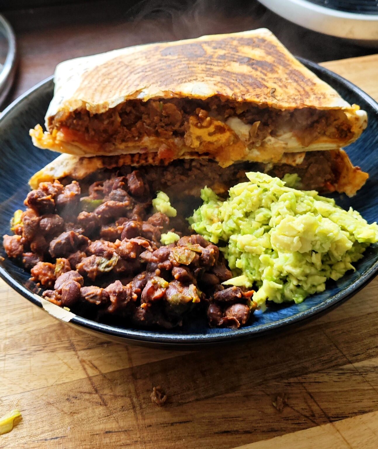 Taco Bellがアイルランドに来ていると聞いたので、AvocadoとLemon Oil、Spiced Black Beansを使用して、Beef Crunch Lapの偽のアウェイバージョンを最高のものにしました。