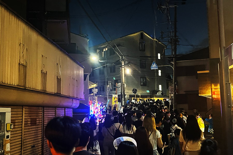 『水都くらわんか花火大会』会場までの道のりは大混雑（2024年9月・Lmaga.jp撮影）