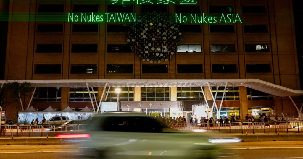 台湾、原発再稼働23日に住民投票 半導体・AI電力需要どうまかなう - 日本経済新聞