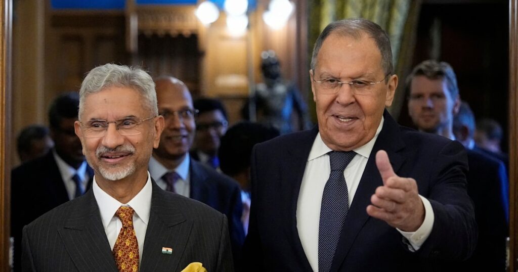 ロシア、インドとの原油取引の継続探る 米関税発動控え外相会談 - 日本経済新聞