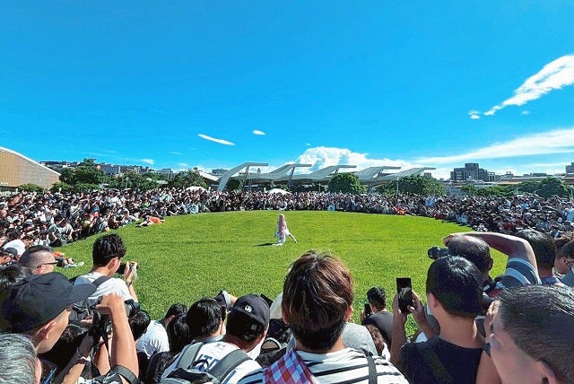 「えなこウォール圧巻だね」コスプレイヤー・えなこ、台湾のイベントでも大人気！撮影中の光景に反響 | 話題の投稿 | スポーツブル (スポブル)