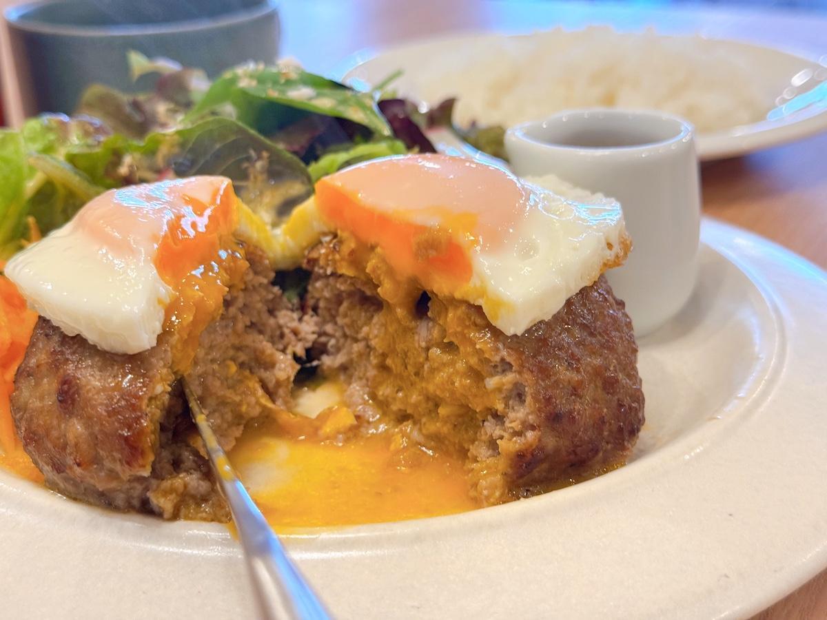 溢れ出る肉汁がたまらない！