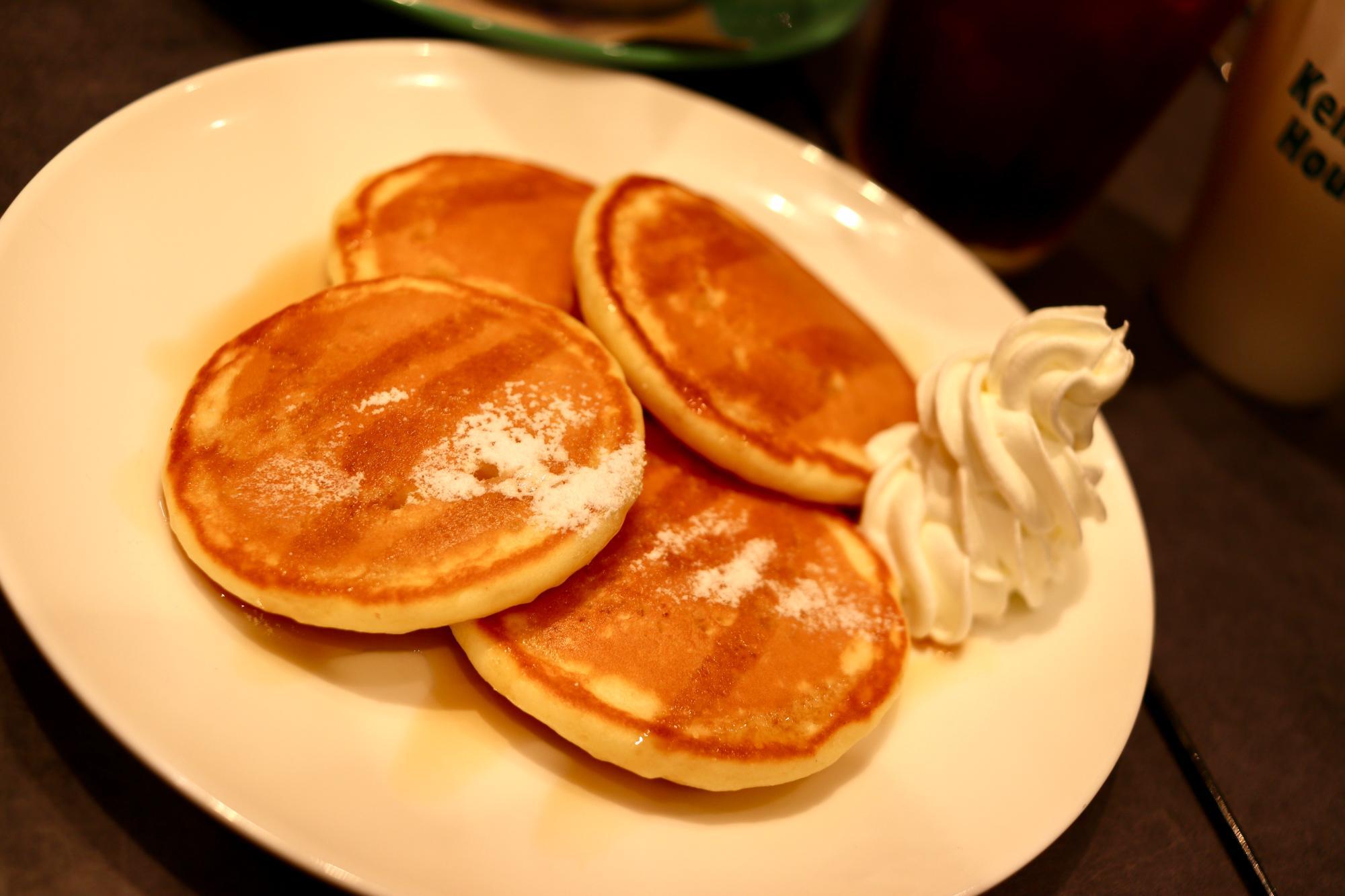 焼きたてのパンケーキをいただきます