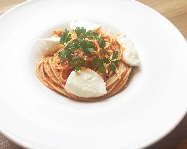 冷製 水牛モッツァレラのパスタ（提供元：Vege Kitchen Awajin）