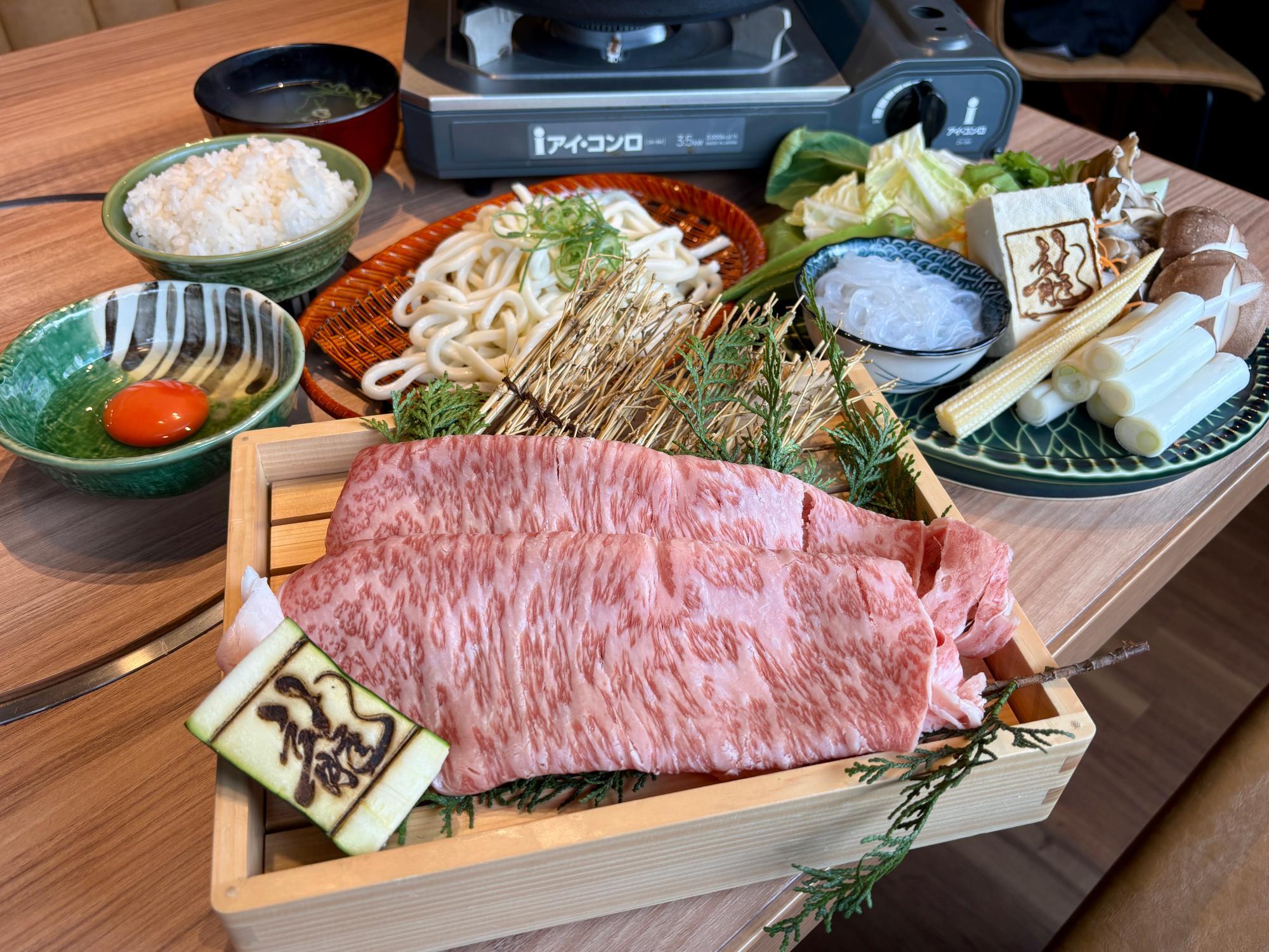 黒毛和牛すき焼きセット 4,378円（税込）