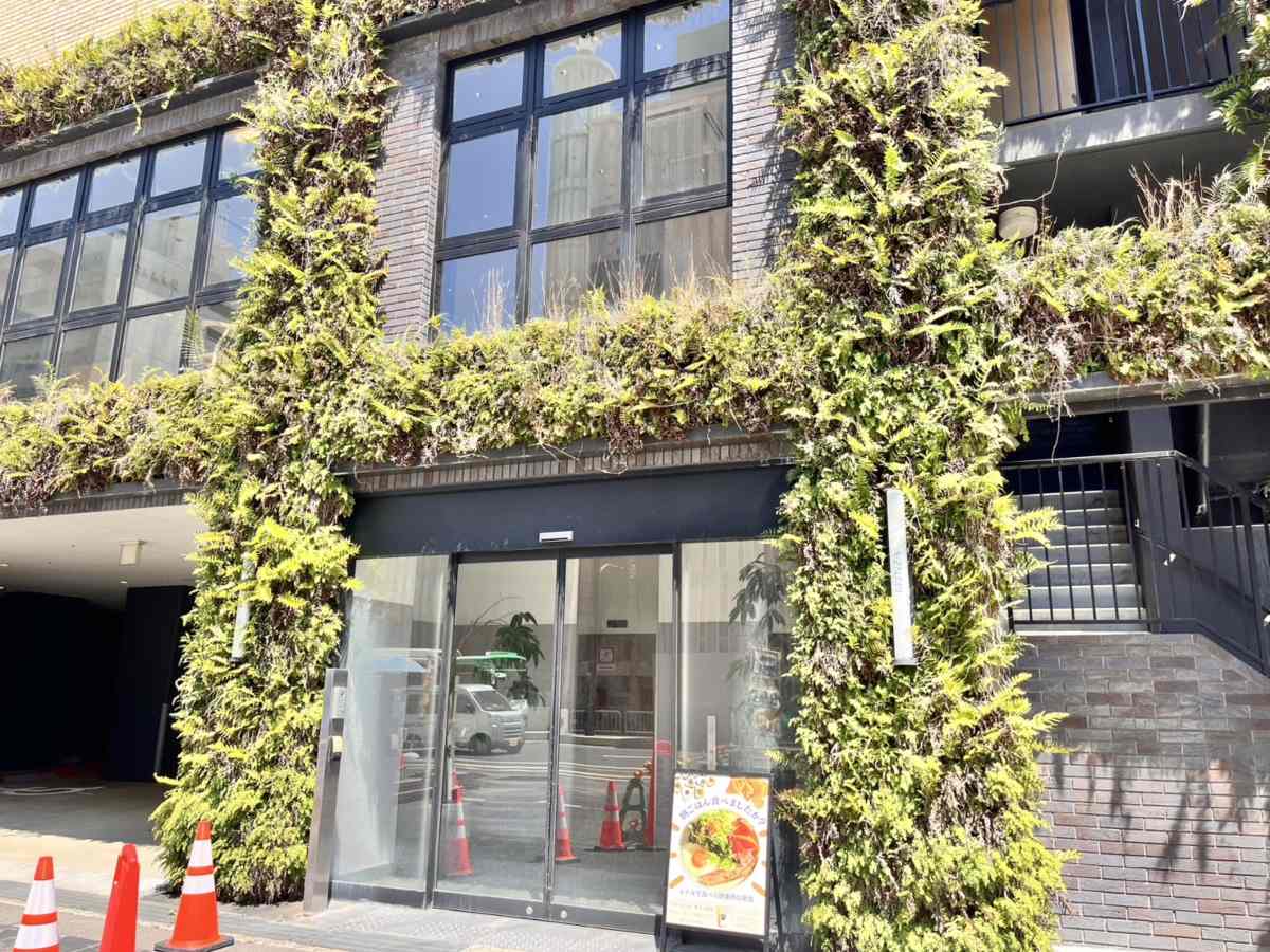 ホテルの外観（入口は南側）