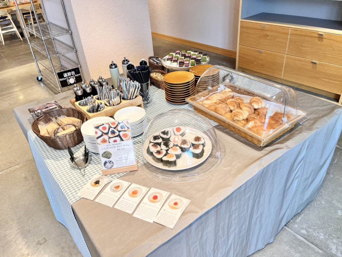 パン・おにぎり・プチケーキが食べ放題！
