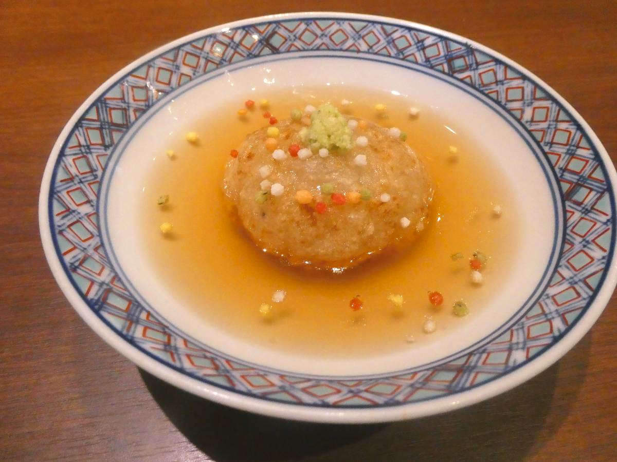 「自家製蓮根饅頭の餡掛け」880円（税込）
