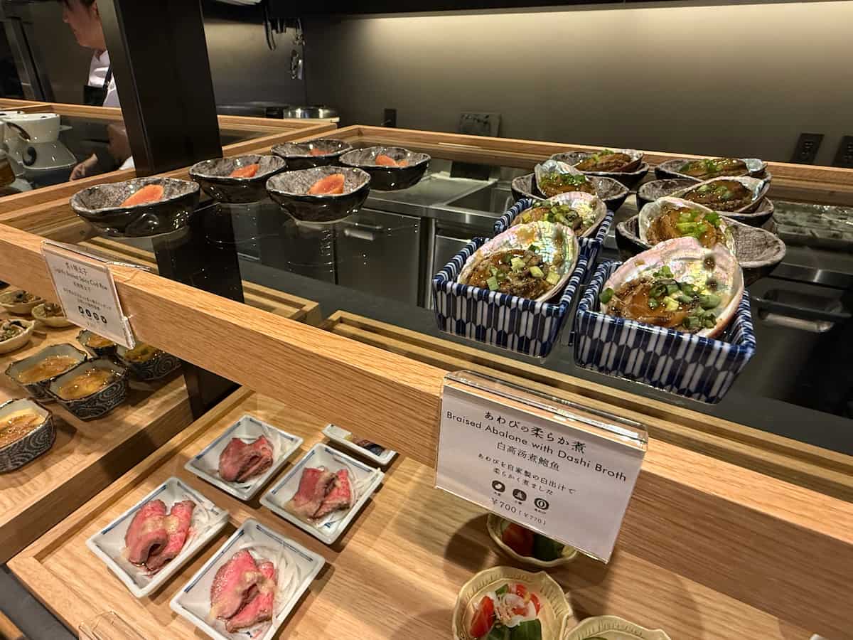 雪ほたか×銅羽釜で炊く“主役ごはん”をおひつで。神戸三田に『こめ食堂』オープン [画像]