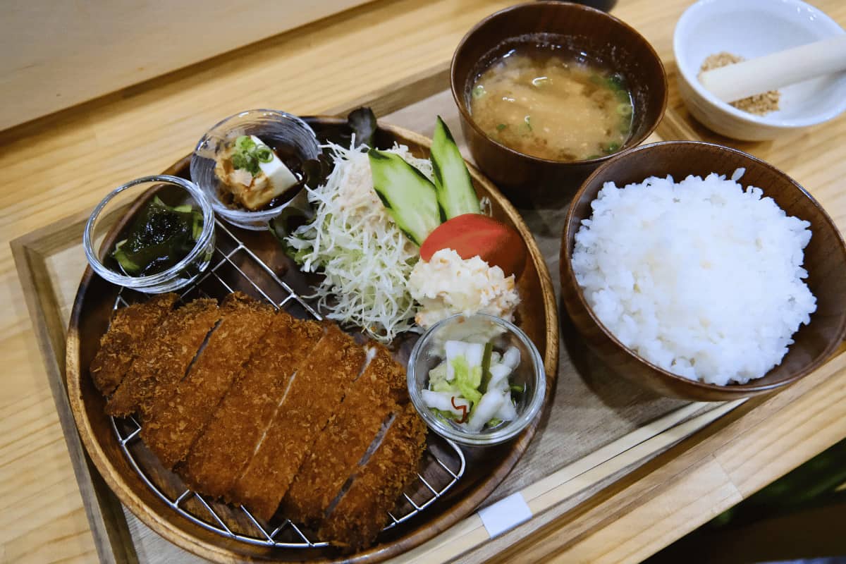 「とんかつ定食」1,200円（税込）