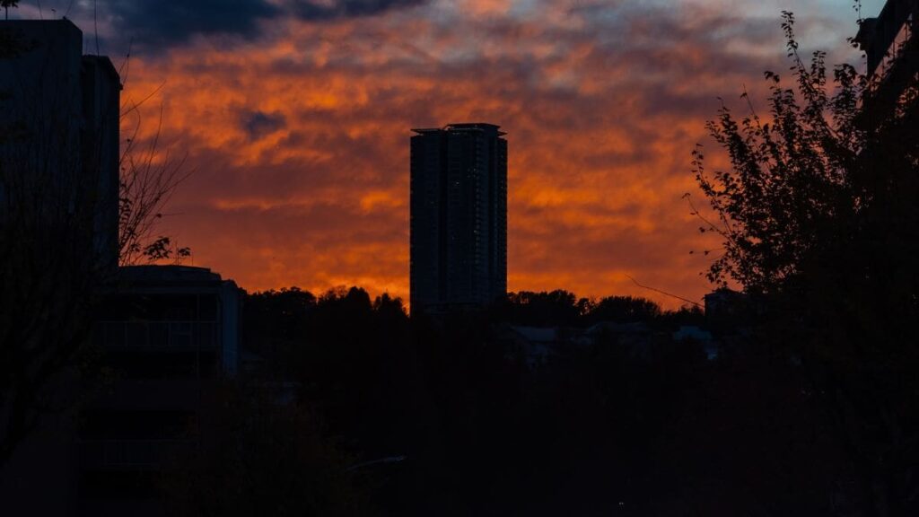 バブル崩壊も近い？ 中国人の｢爆買い｣で高騰した日本の不動産が限界に達しつつある"最大の理由" - 東洋経済オンライン