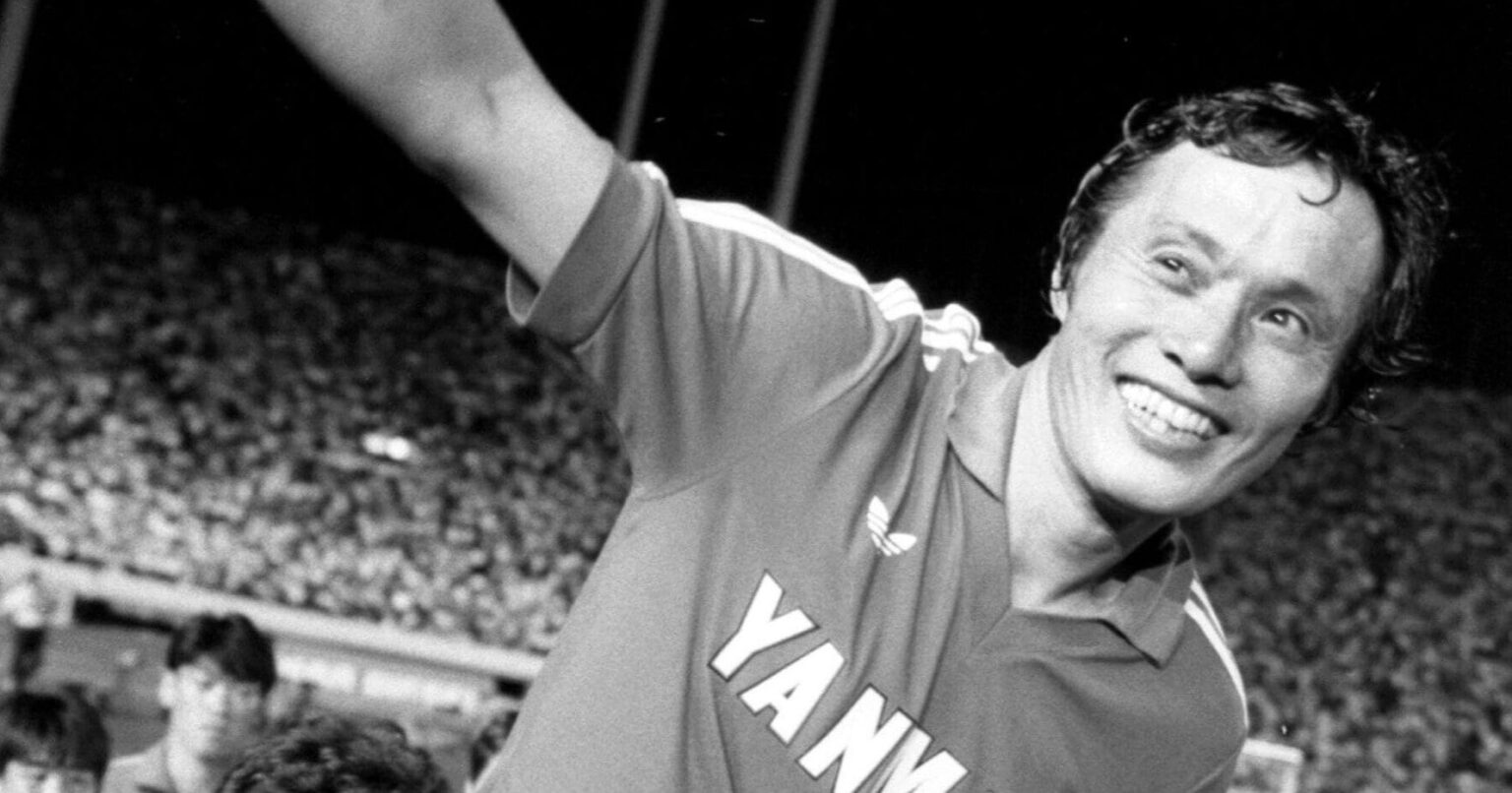 「釜本さんに聞いてみたかったこと」メキシコ五輪得点王・釜本邦茂が生前に語っていた“準備と予測”「楽にシュートを打てば全部入るっていう感覚に」 - サッカー日本代表 - Number Web