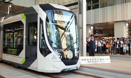 広島の路面電車、新線開業 高架で駅乗り入れ、全国初 | | 全国のニュース