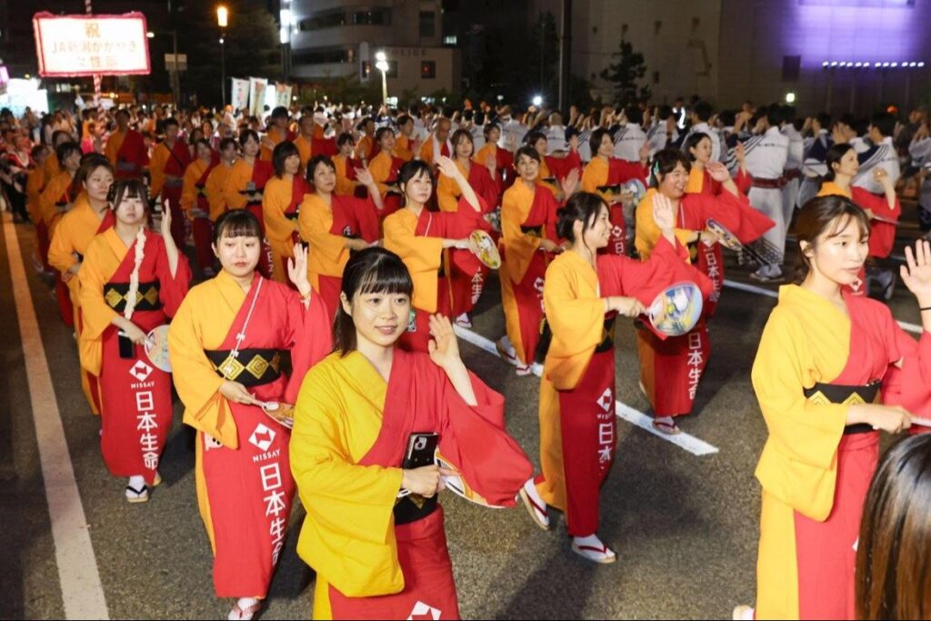 【新潟まつり2025】いよいよ開幕、大民謡流しに7400人！湊町彩る夏の風物詩…観光客も飛び入りで楽しむ - 新潟日報デジタルプラス