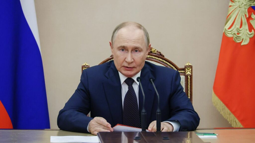 ロシアの造船会社｢もう修理できない｣…｢ソ連の切り札｣と呼ばれたロシア海軍"最後の空母"の哀れな結末 プーチンはまもなく唯一の空母を失う | PRESIDENT Online（プレジデントオンライン）