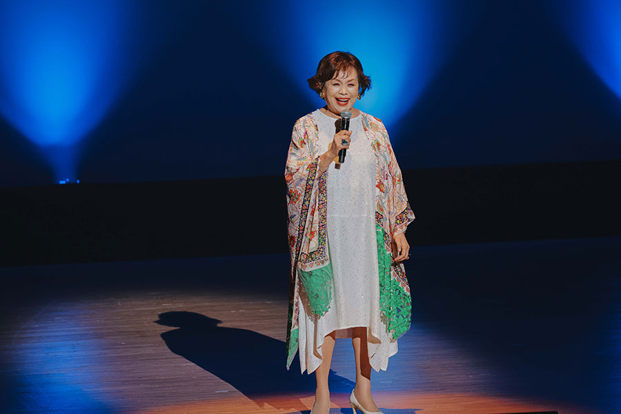 上沼恵美子が大阪で５年半ぶりの新曲熱唱、ファンとの交流も | Lmaga.jp