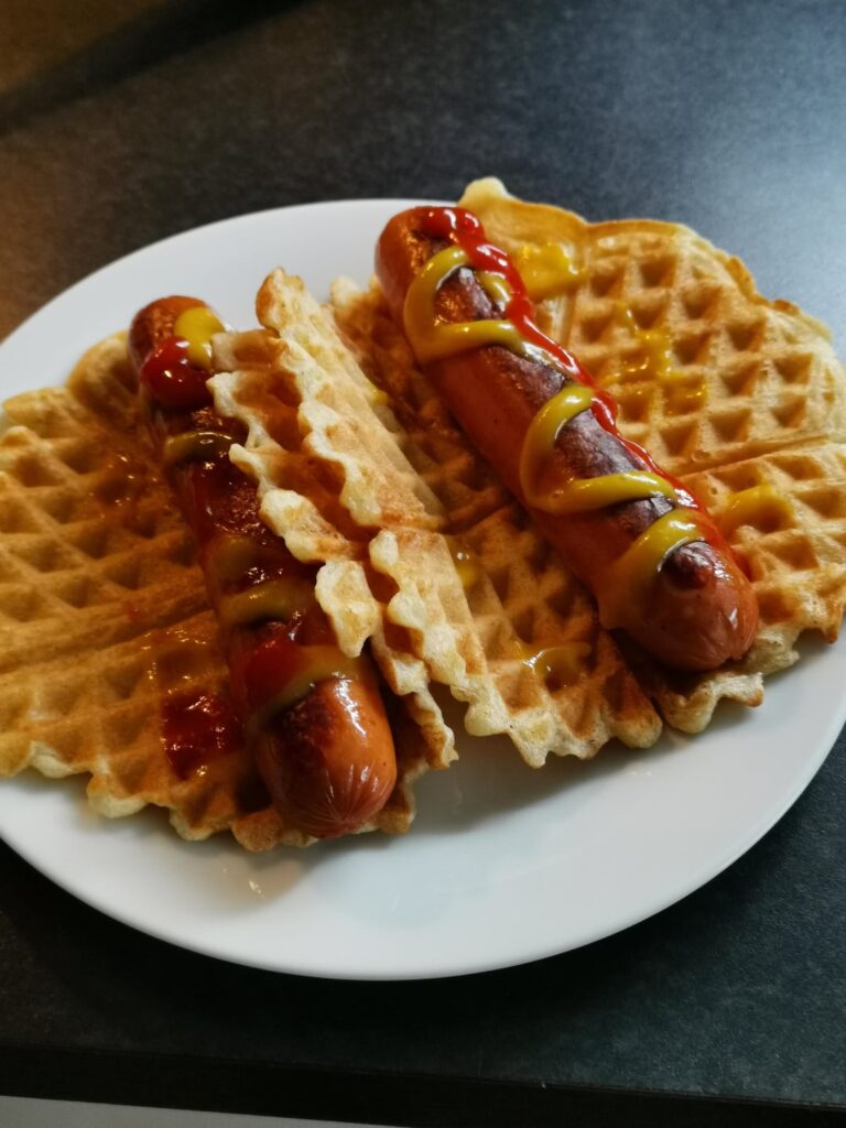 ワッフルでの長いライブソーセージ