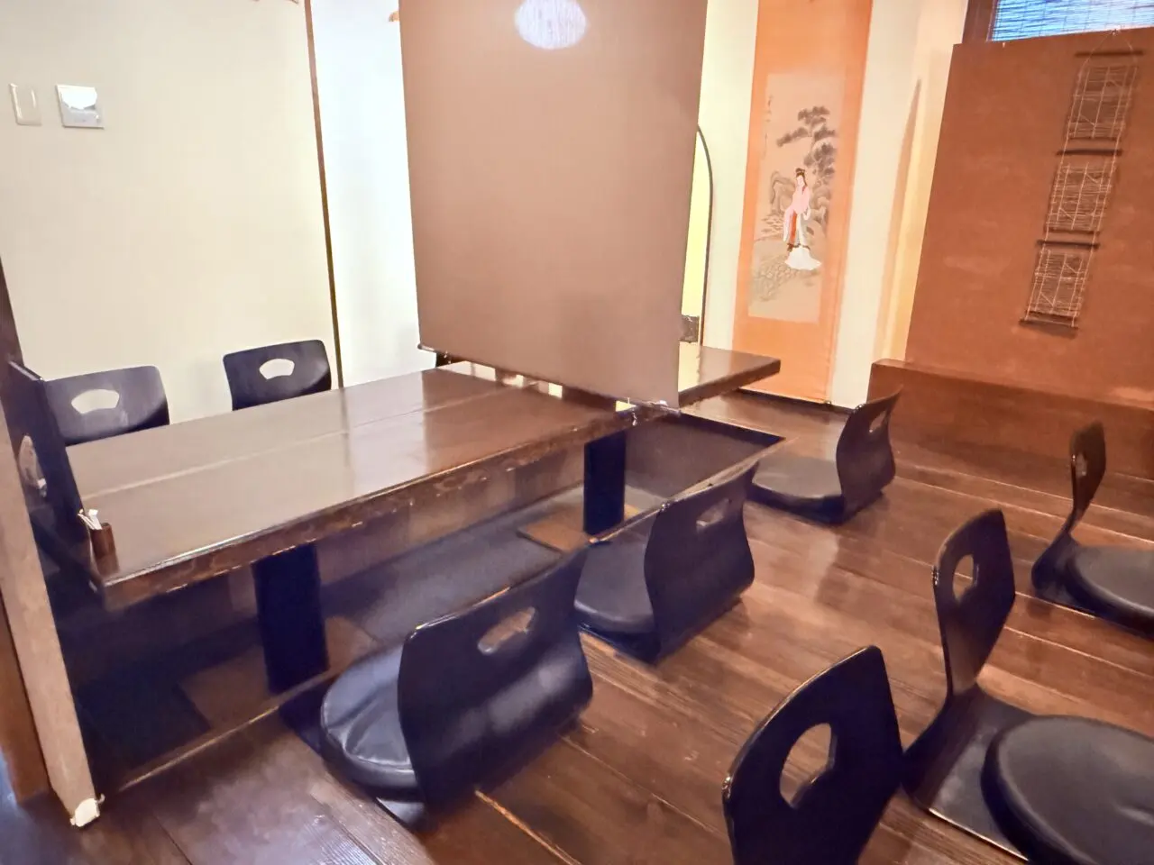 2024年10月16日にオープンした本格中華「香港四季楼 虎嘯（kosho）」の店内の様子