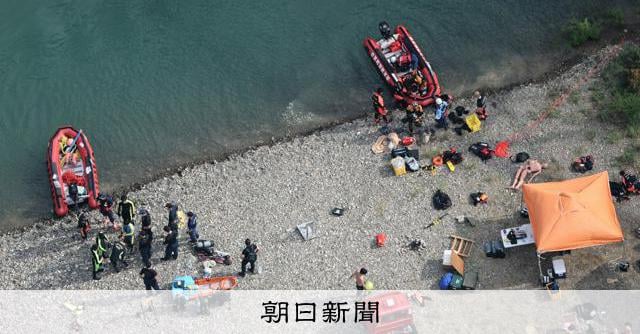 川で遊泳中の20代男性、流され不明 警察と消防の捜索続く 和歌山