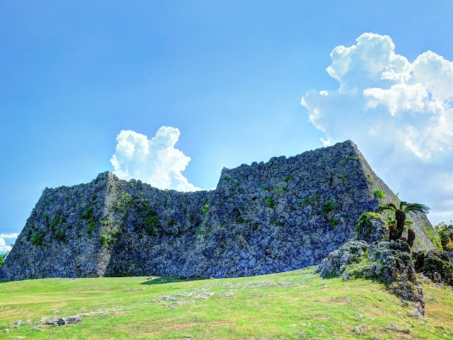 沖縄県民が選んだ「住みここち（自治体）」ランキング！ 2位「中頭郡中城村」、1位は？【2025年最新】