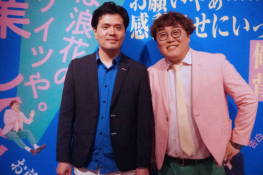 展示会場で笑顔のマユリカ（8月30日 Lmaga.jp撮影）