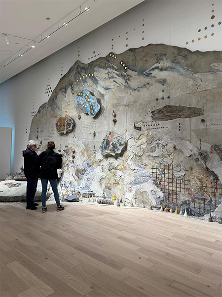 「直島新美術館」の「直島新美術館 開館記念展示―原点から未来へ」展示風景