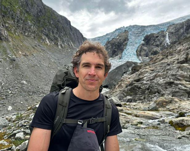 ノルウェーの遠隔地で行方不明のジャーナリストのアレック・ルーンを検索することは今日続きます