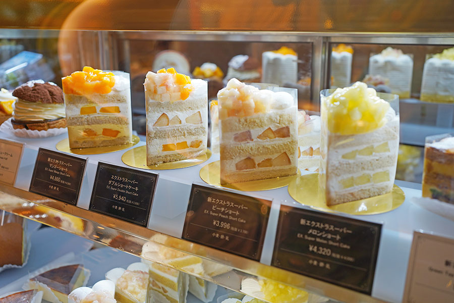 「ホテルニューオータニ大阪」ロビィ階「パティスリーSATSUKI」で販売中のショートケーキ（7月30日／Lmaga.jp撮影）