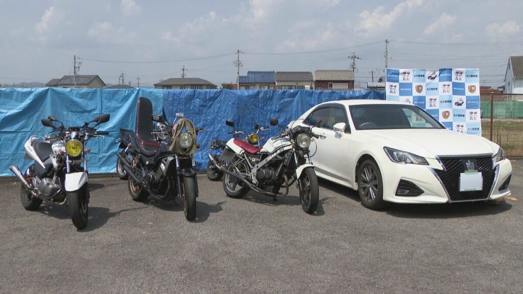 「やりすぎてしまった」バイクや車 8台で蛇行するなど集団暴走…グループを検挙 原付バイクの女子高校生は死亡 信号無視が原因か 岐阜