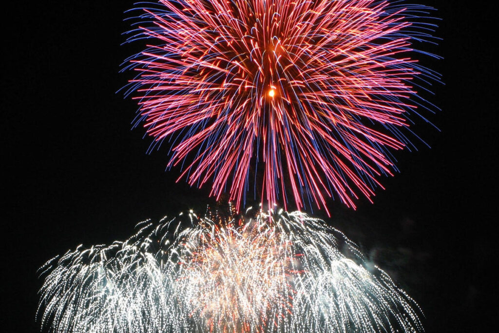 【2025】第58回さぬき高松まつり花火大会が本日開催！六千発の花火を打ち上げ | 夜景FANマガジン