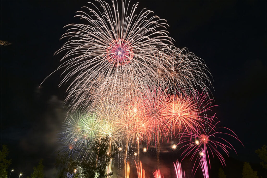 【速報】京都・保津川花火大会の開催中止へ　大雨で河川敷が浸水 | 夜景FANマガジン