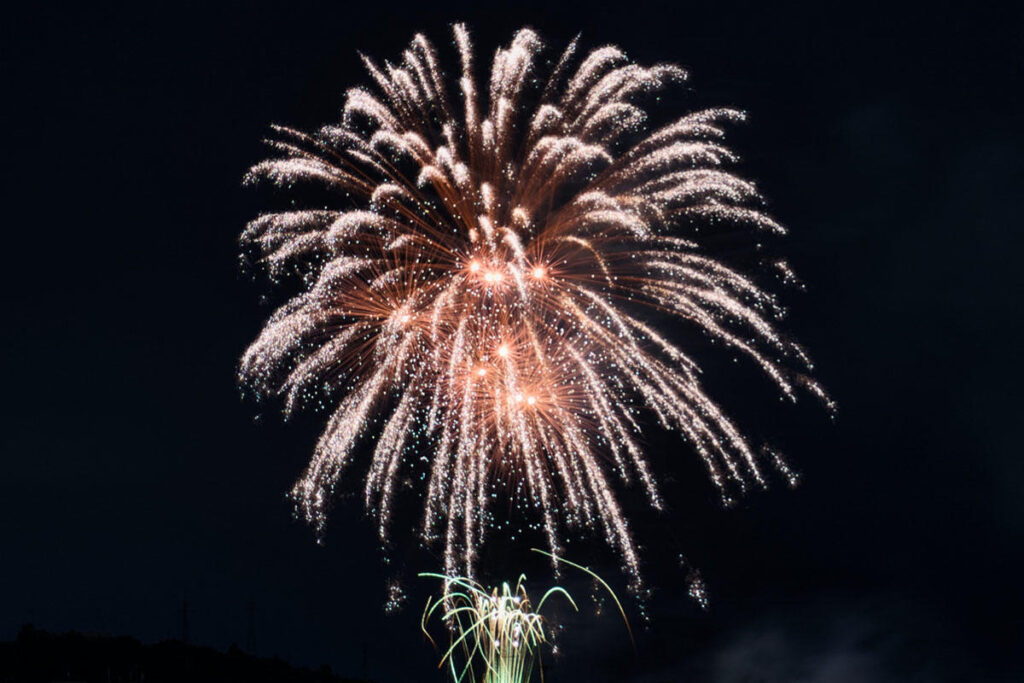 【2025】第56回仙台七夕花火祭が本日開催！1万6000発の花火を打ち上げ | 夜景FANマガジン