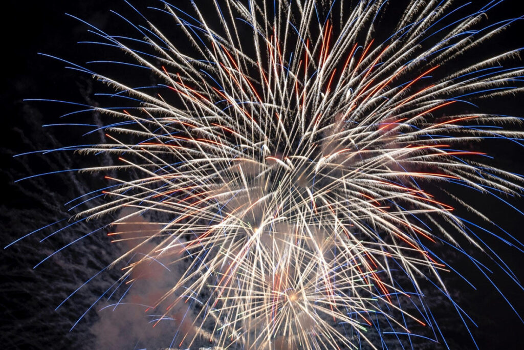 【2025】第二回志度花火大会が本日開催！さぬき市市役所庁舎周辺で | 夜景FANマガジン