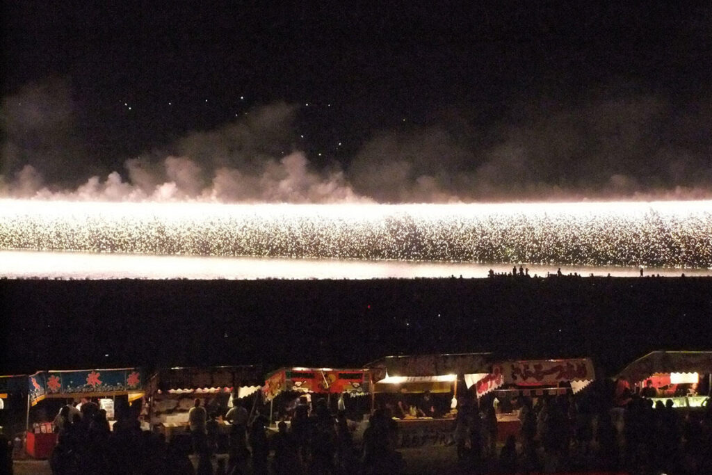 【2025】熊野徐福万燈祭・第63回新宮花火大会が本日開催！熊野川河川敷で | 夜景FANマガジン