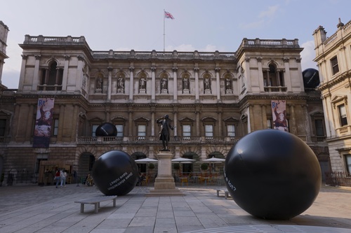 イギリス夏の恒例美術展　ローヤルアカデミー夏の展覧会　ROYAL ACADEMY SUMMER EXHIBITION 2025｜EXPAT by クーリエ・ジャポン