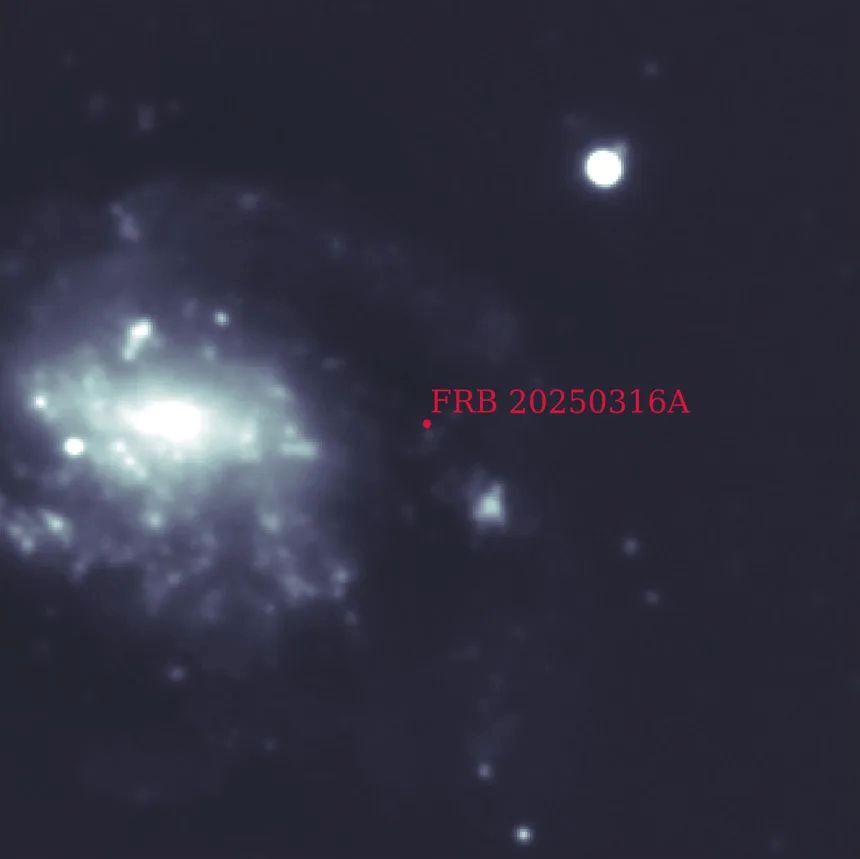 銀河「ＮＧＣ４１４１」の隣にあるＲＢＦＬＯＡＴを捉えたＭＭＴ望遠鏡の画像/Yuxin